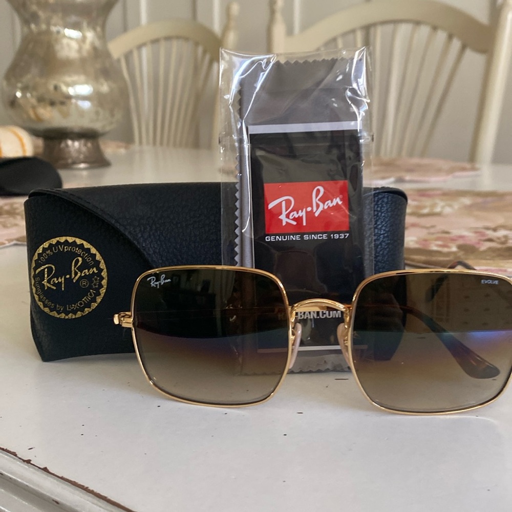Ray-Ban Women’s Sunglasses